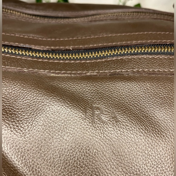 Unisex Leather Duffle Bag - Picture 3 of 8